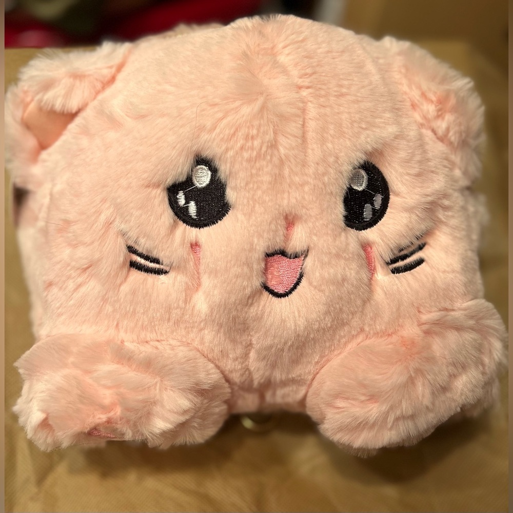 Cuddle purse